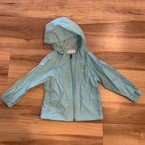 2T Columbia rain jacket great condition mint gree